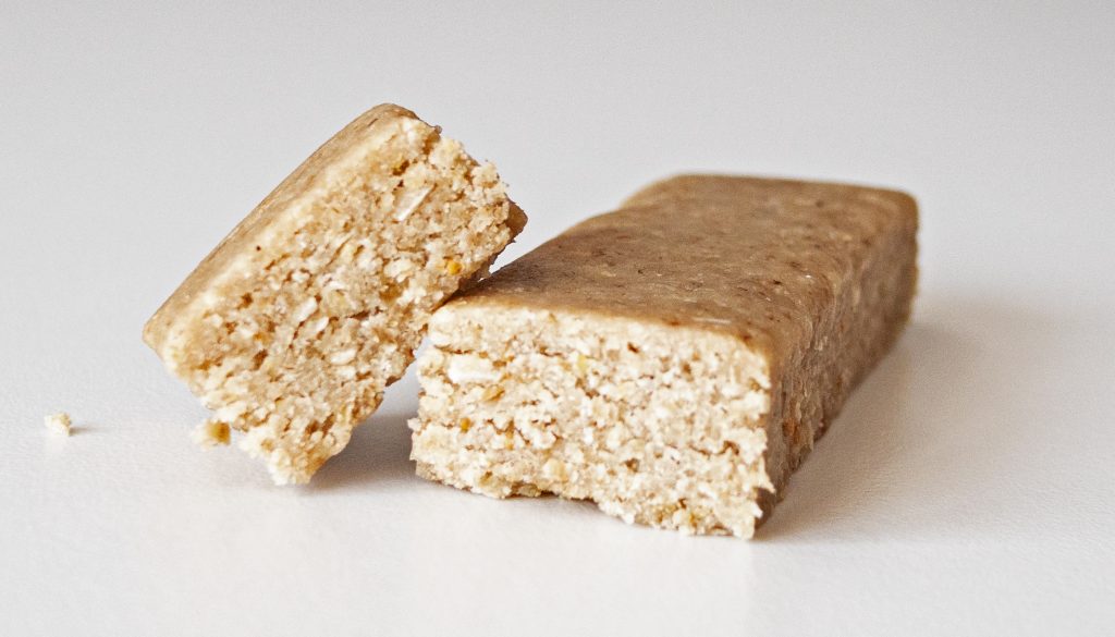 Coconut oat bar with figs - private label